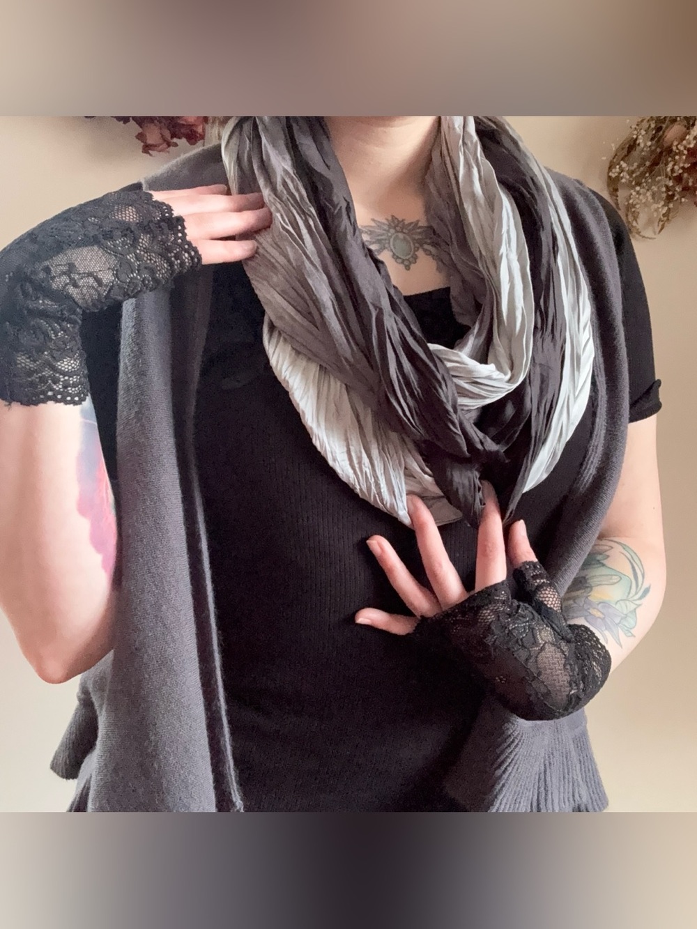black & gray infinity scarf 🖤🩶🤍 | fairygrunge y2k minimalist preppy fall winter
